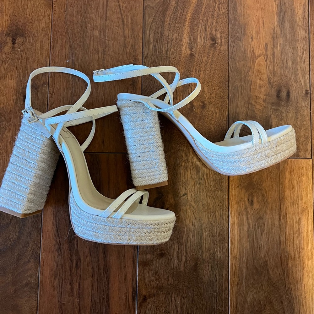 House of Harlow 1960 Wedge heels